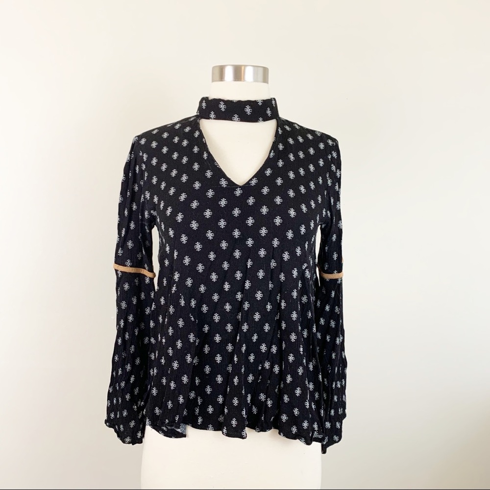 Thml choker bell sleeve top